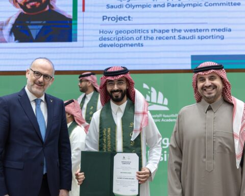 Fahd bin Jalawi honors graduates of the Olympic Studies Diploma in Riyadh