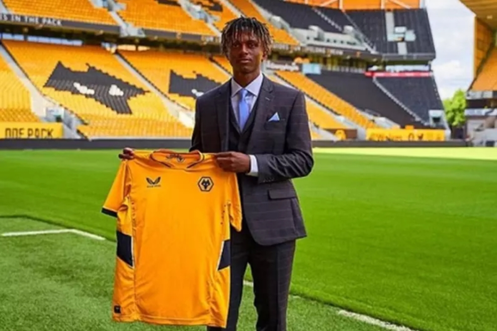 وفاة لاعب وولفرهامبتون السابق إيثان ماكلويد بحادث سير