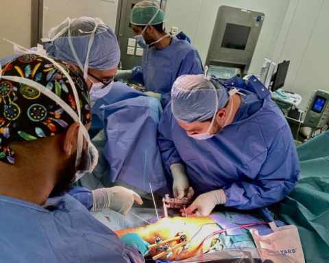 جراحة تشوه عظم الفخذ بتقنية متقدمة في مدينة الملك عبدالله الطبية