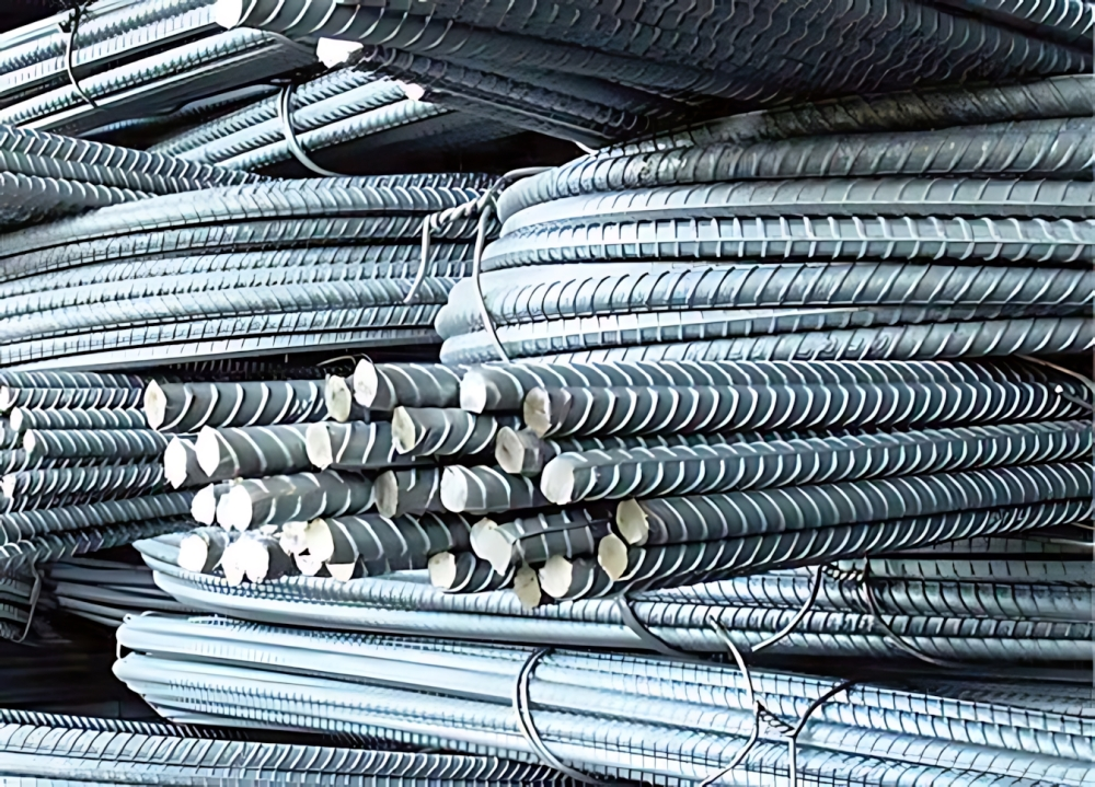 أسعار الحديد في السعودية: انخفاض بأغلب الفئات وارتفاع الكيابل