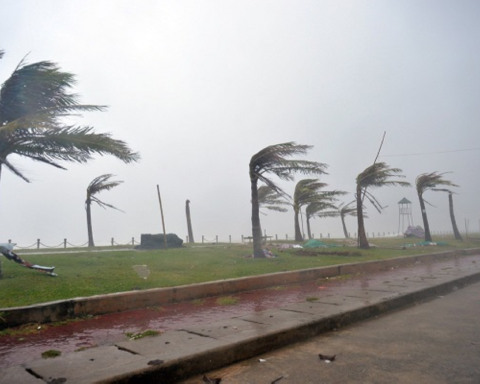 طقس السعودية: ثلوج حائل وأمطار غزيرة على الخرج والدلم