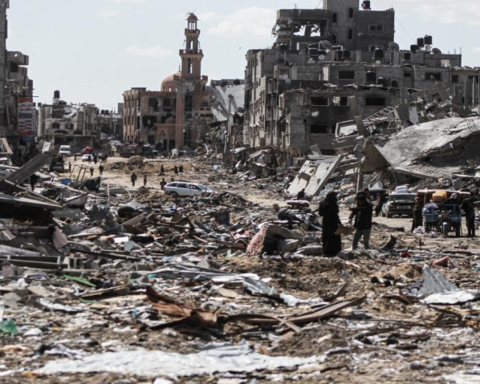 قصف إسرائيلي على خان يونس يخرق الهدنة: إصابات وإحصائيات صادمة