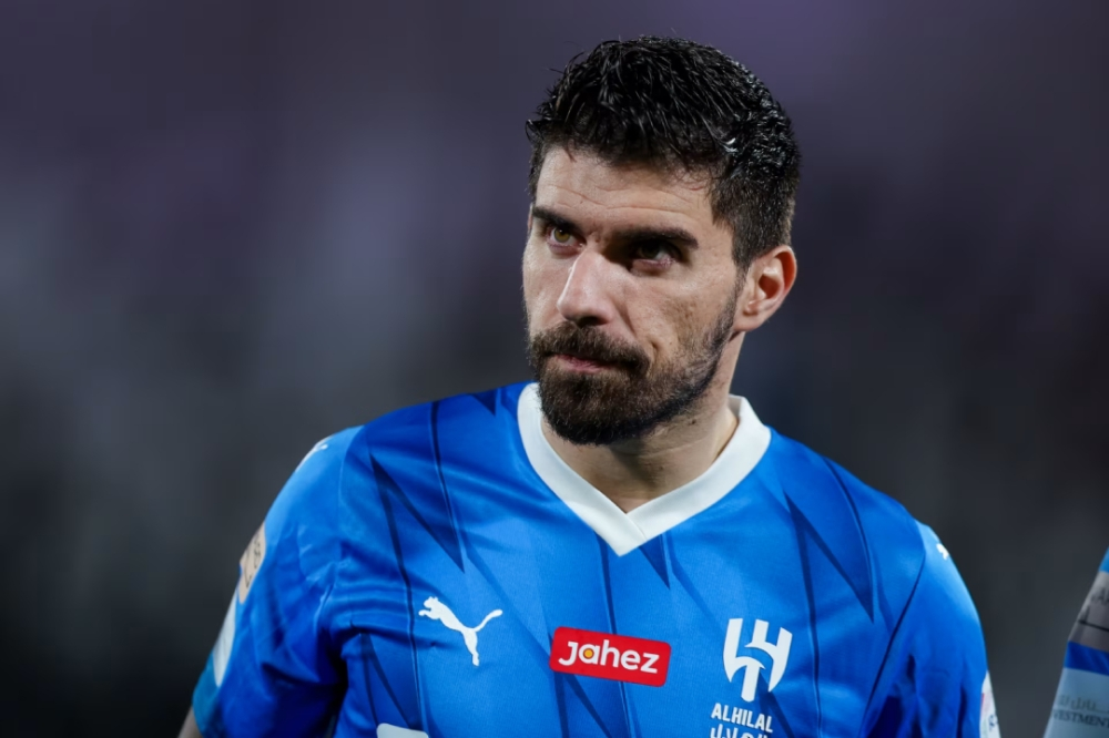 روبن نيفيز يرفض تجديد عقده مع الهلال ويقرر العودة لإنجلترا