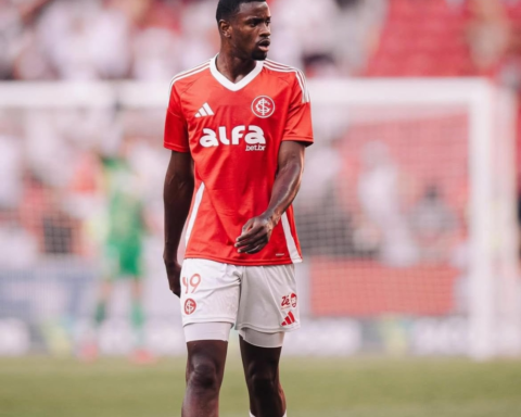 الأهلي يضم ريكاردو ماتياس ويستغني عن محترفه في الشتاء