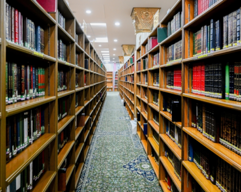 مكتبة المسجد النبوي: 15 ألف كتاب في خدمة اللغة العربية