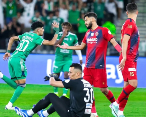 استرجاع تذاكر مباراة ضمك والأهلي: التفاصيل وموعد الإيداع