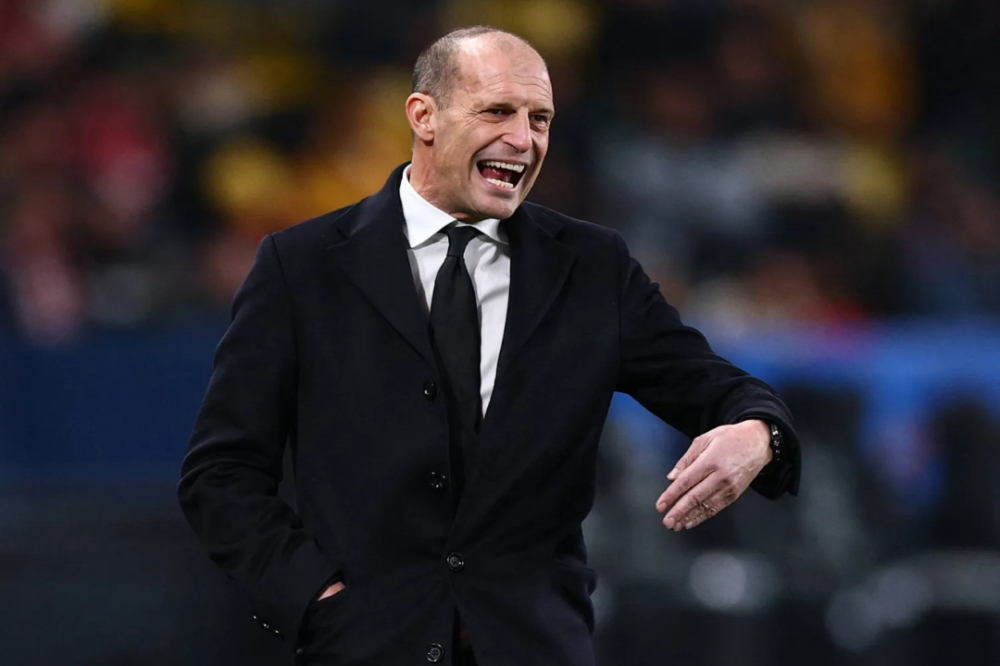 نابولي يدين تصرفات أليغري في السوبر الإيطالي بالرياض