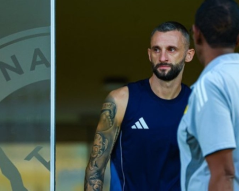 بروزوفيتش يصدم النصر ويقرر العودة لأوروبا