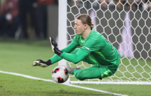 إصابة سافونوف بكسر في اليد: ضربة موجعة لباريس سان جيرمان