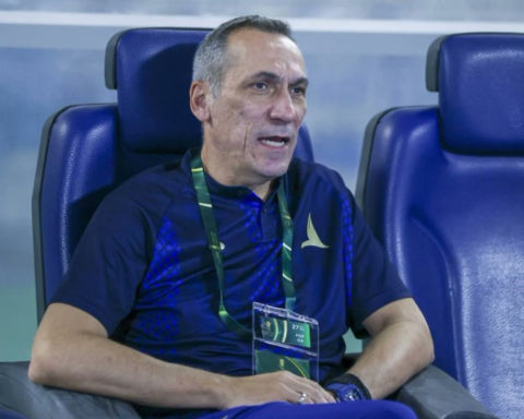 تشكيل الخليج ضد الهلال.. عودة جوشو كينغ وكنبه لدعم دونيس