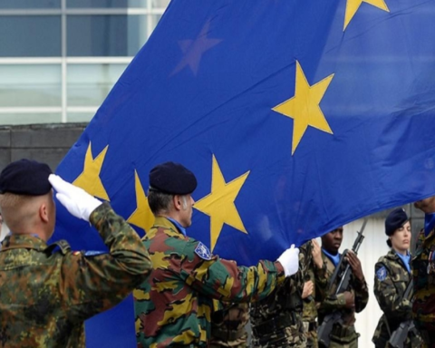 روسيا ترفض نشر قوة متعددة الجنسيات في أوكرانيا وتحذر الغرب