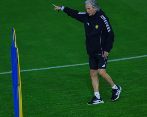 شرط رفع إيقاف القيد عن النصر وصفقات الشتاء