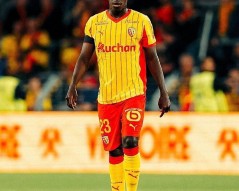 سعود عبدالحميد يسجل ويصنع مع لانس في كأس فرنسا