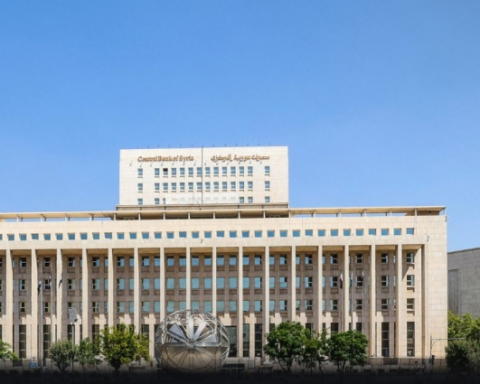 رفع قانون قيصر: سوريا تسعى لتصنيف ائتماني وعودة مالية عالمية