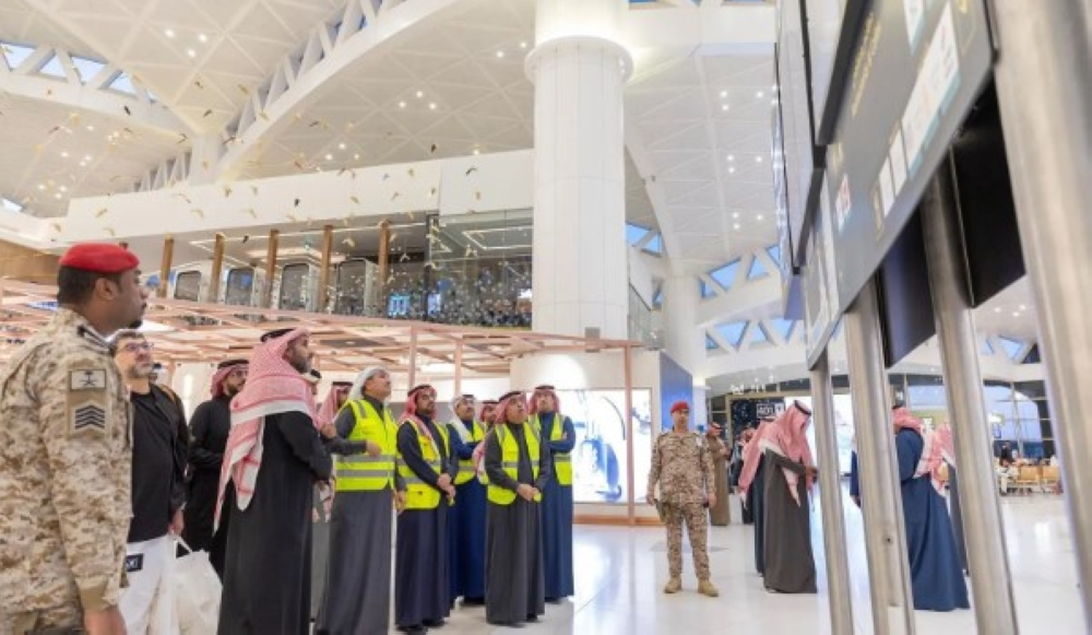 وزير النقل يوجه بتكثيف الأداء وتطبيق لائحة المسافرين بمطار الملك خالد