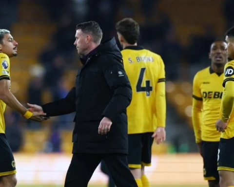 وولفرهامبتون يسجل أسوأ بداية في تاريخ الدوري الإنجليزي