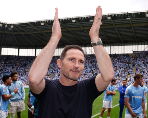 لامبارد يعتذر بعد شجار مباراة كوفنتري وساوثامبتون