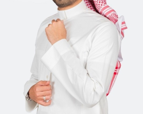 لائحة قواعد المظهر والسلوك: إلزام بالزي الوطني في العمل