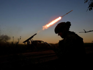 معارك سومي: روسيا تنقل 50 مدنياً قسراً وأوكرانيا تتصدى