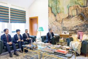 السعودية واليابان تبحثان تعزيز العلاقات الثنائية والشراكة الاستراتيجية