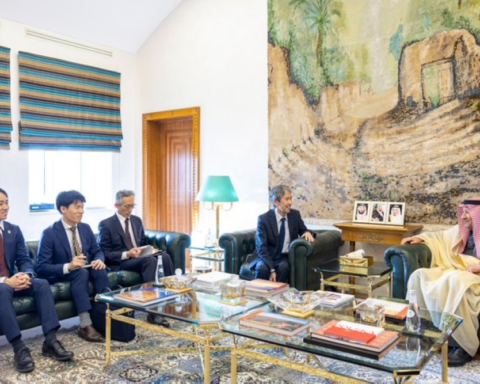 السعودية واليابان تبحثان تعزيز العلاقات الثنائية والشراكة الاستراتيجية