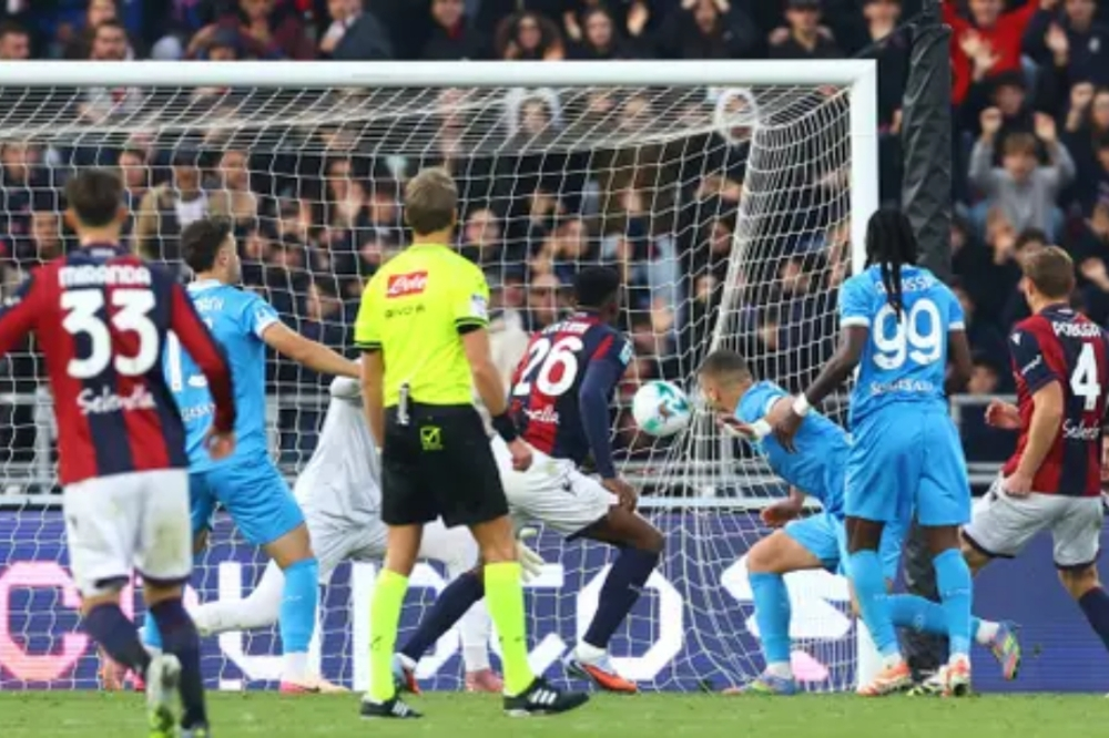 نهائي السوبر الإيطالي: أرقام تاريخية بين نابولي وبولونيا