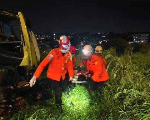 حادث حافلة إندونيسيا: مصرع 15 وإصابة 19 في جاوة الوسطى