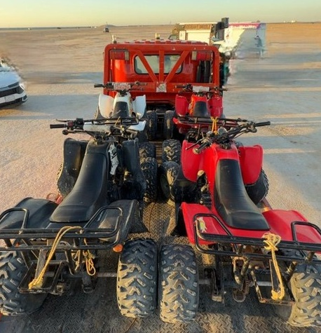 جانب من مصادرة المخالفات في خليج سلمان بجدة