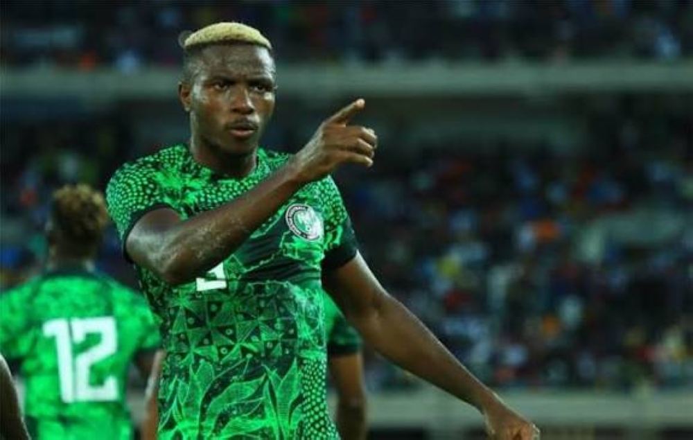 قصة فيكتور أوسيمهن: من شوارع لاغوس إلى نجم أمم إفريقيا