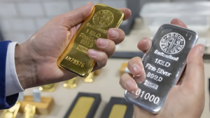 الذهب يتجاوز 4400 دولار والفضة عند قمة تاريخية جديدة