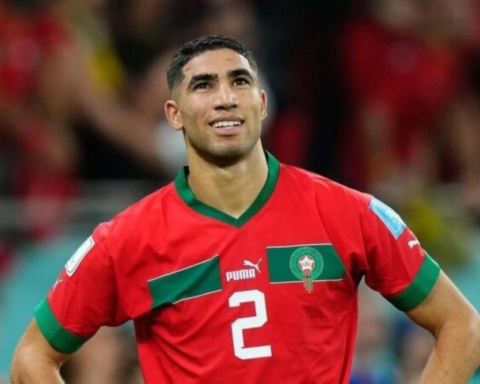 الركراكي يوضح موقف حكيمي من مباراة مالي في كان 2025