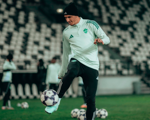 إيبانيز يعلق على فوز الأهلي التاريخي أمام الشرطة العراقي