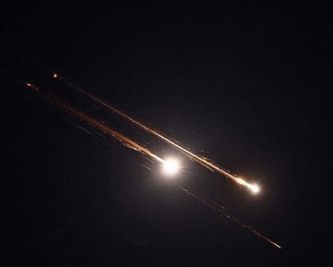 إيران: البرنامج الصاروخي دفاعي وخط أحمر لا يقبل التفاوض