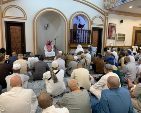 الشؤون الإسلامية تنظم برامج توعية للمعتمرين بلغات عدة