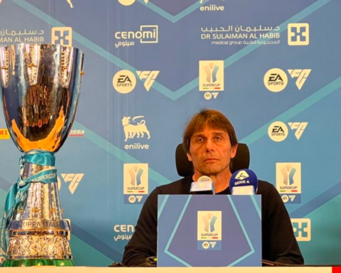 نابولي بطلاً للسوبر الإيطالي في السعودية وتصريحات كونتي