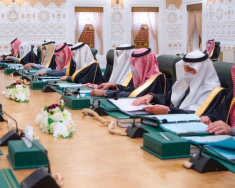 السعودية وقطر: قطار سريع يربط البلدين وترحيب برفع عقوبات سوريا