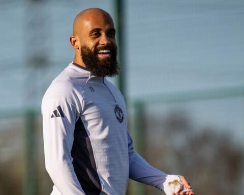 مبومو يقود الكاميرون في أمم إفريقيا بالمغرب: تحديات وطموحات