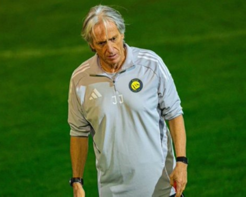 النصر يقرر رحيل بينتو وويسلي في الانتقالات الشتوية