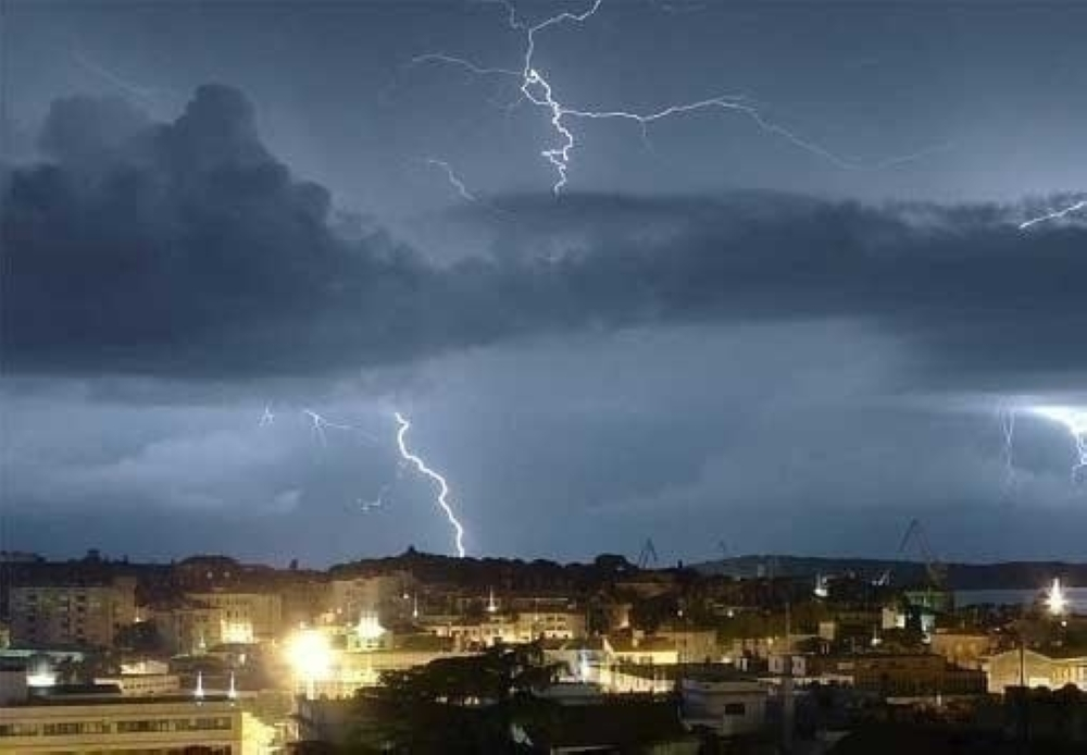حالة الطقس اليوم: أمطار رعدية ورياح على مناطق السعودية