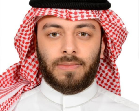 إلزام تحويل رواتب العمالة المنزلية: حماية قانونية ومكافحة للتستر