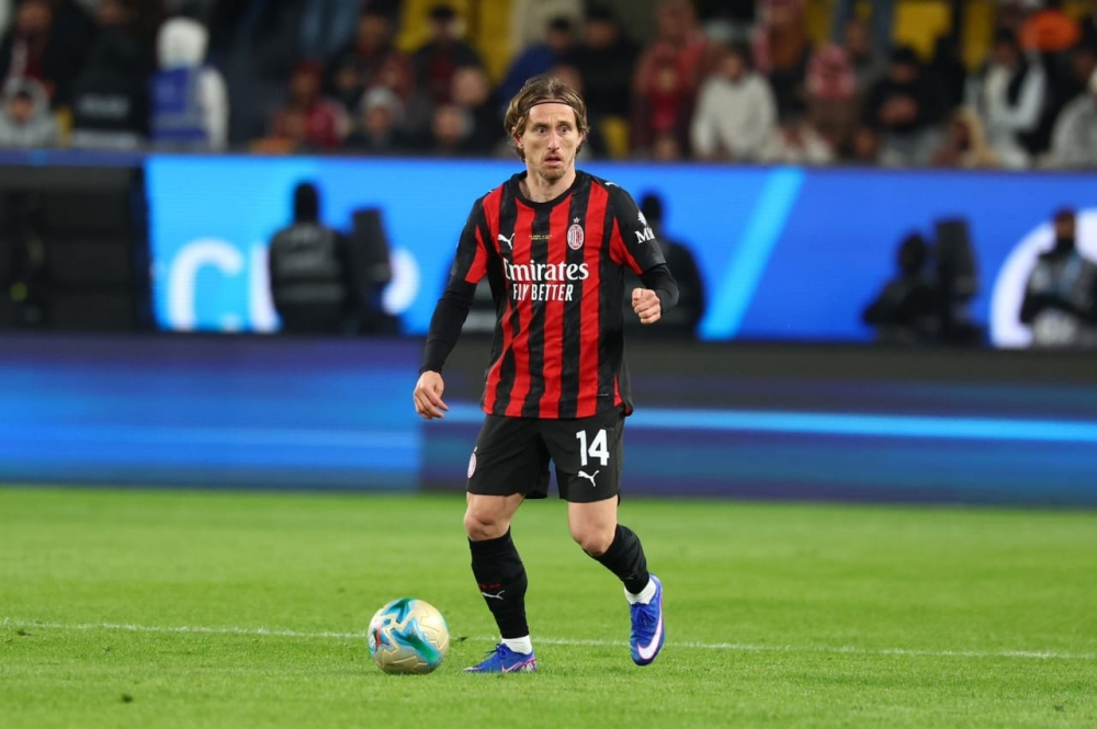 تألق لوكا مودريتش مع ميلان يكشف خطأ ريال مدريد الفادح