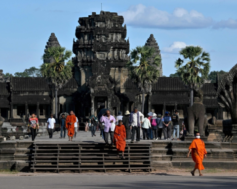 محادثات كمبوديا وتايلاند لإنهاء النزاع الحدودي وتثبيت الهدنة