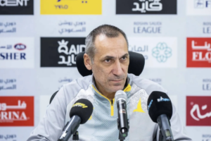 دونيس يكشف تأثير غياب هوساوي على مباراة الهلال والخليج