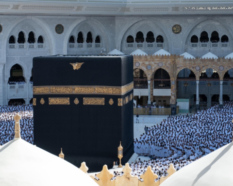 دورة حفظ السنة والمتون في المسجد الحرام: الشروط والتسجيل