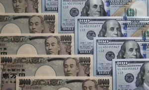 ارتفاع الين الياباني مقابل الدولار ومخاوف التدخل الحكومي