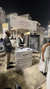 مبادرة ذكية لنقل أحذية المعتمرين بالمسجد الحرام وإنهاء التكدس