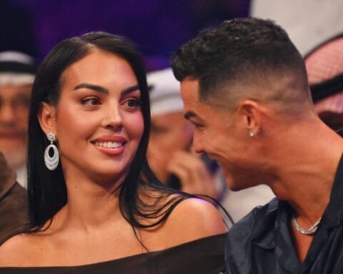 جورجينا رودريغيز تستخدم مصابيح النهار ضد الباباراتزي