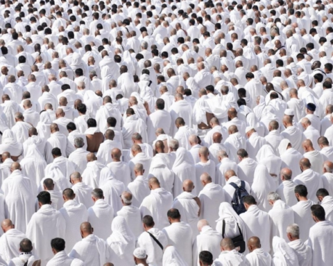 الشؤون الدينية تدعو للالتزام بآداب الجمعة في الحرمين الشريفين