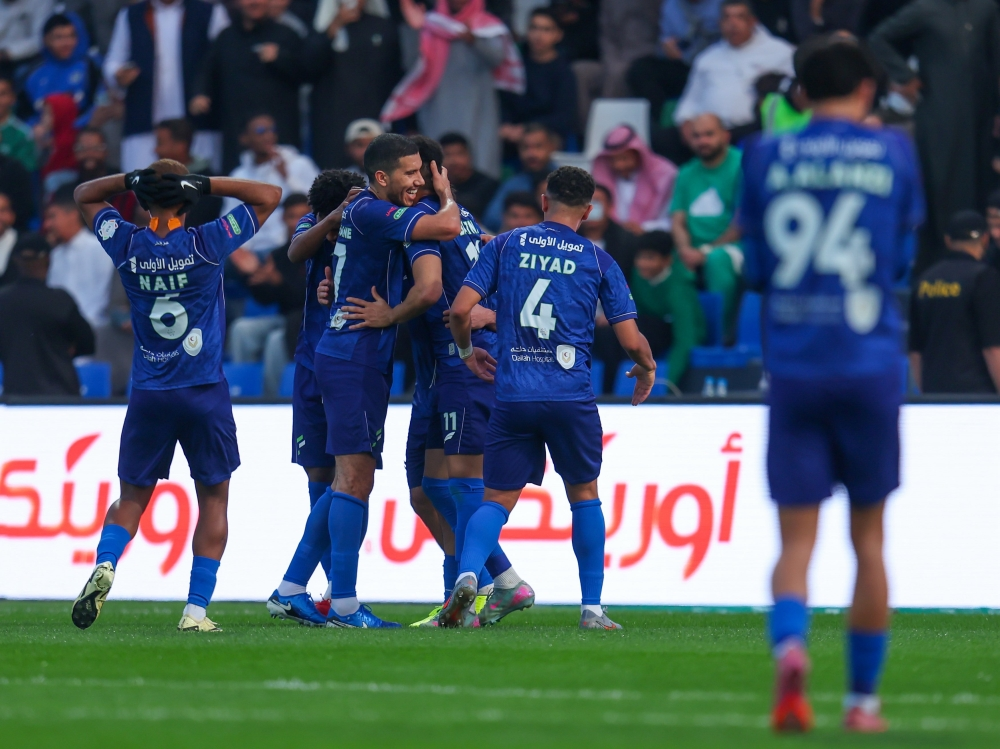 الفتح يهزم الأهلي 2-1 في دوري روشن السعودي