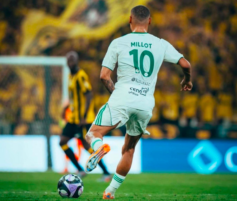 غياب إنزو ميو عن مباراة الأهلي والفيحاء في دوري روشن